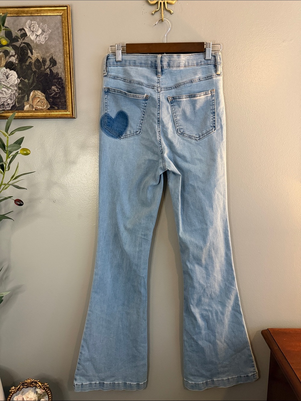 Altar'd State High Rise Button Fly Flare Jeans Light Wash Size 28 - Picture 8 of 9